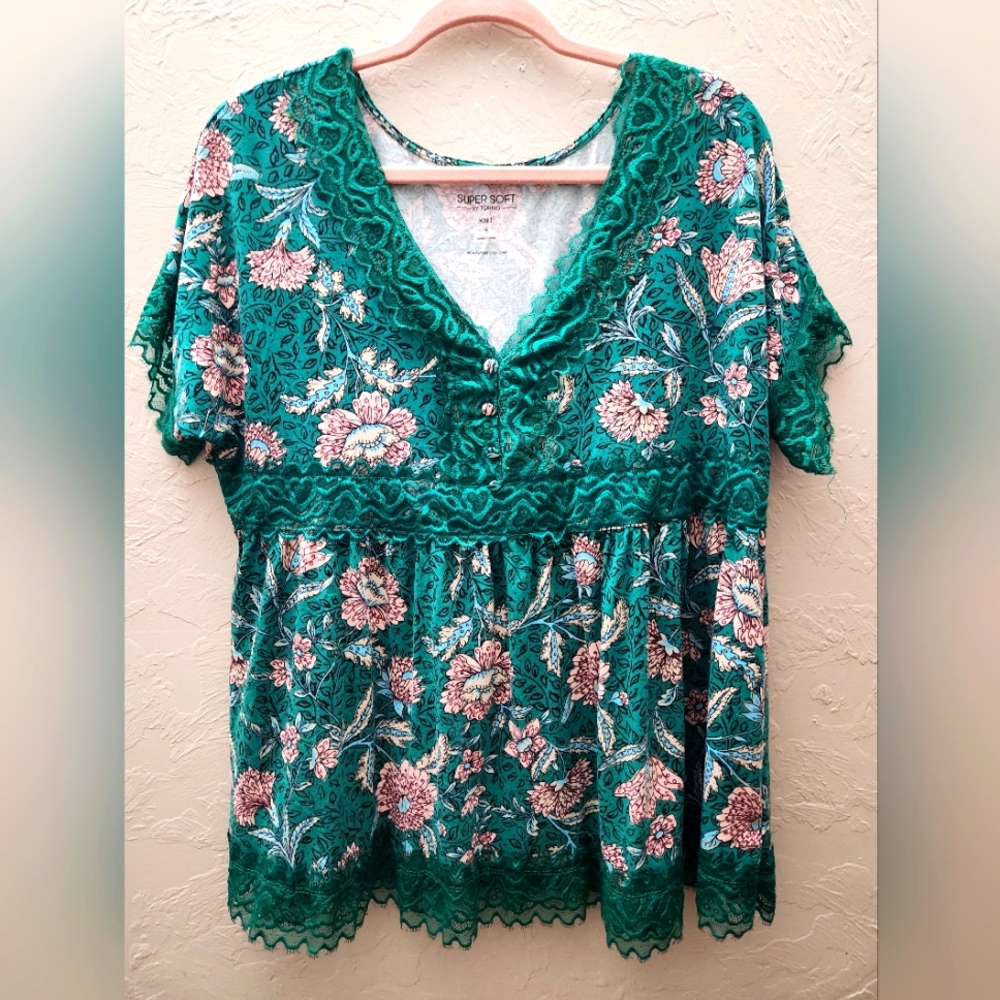 Torrid Super Soft Knit Shirt size 1